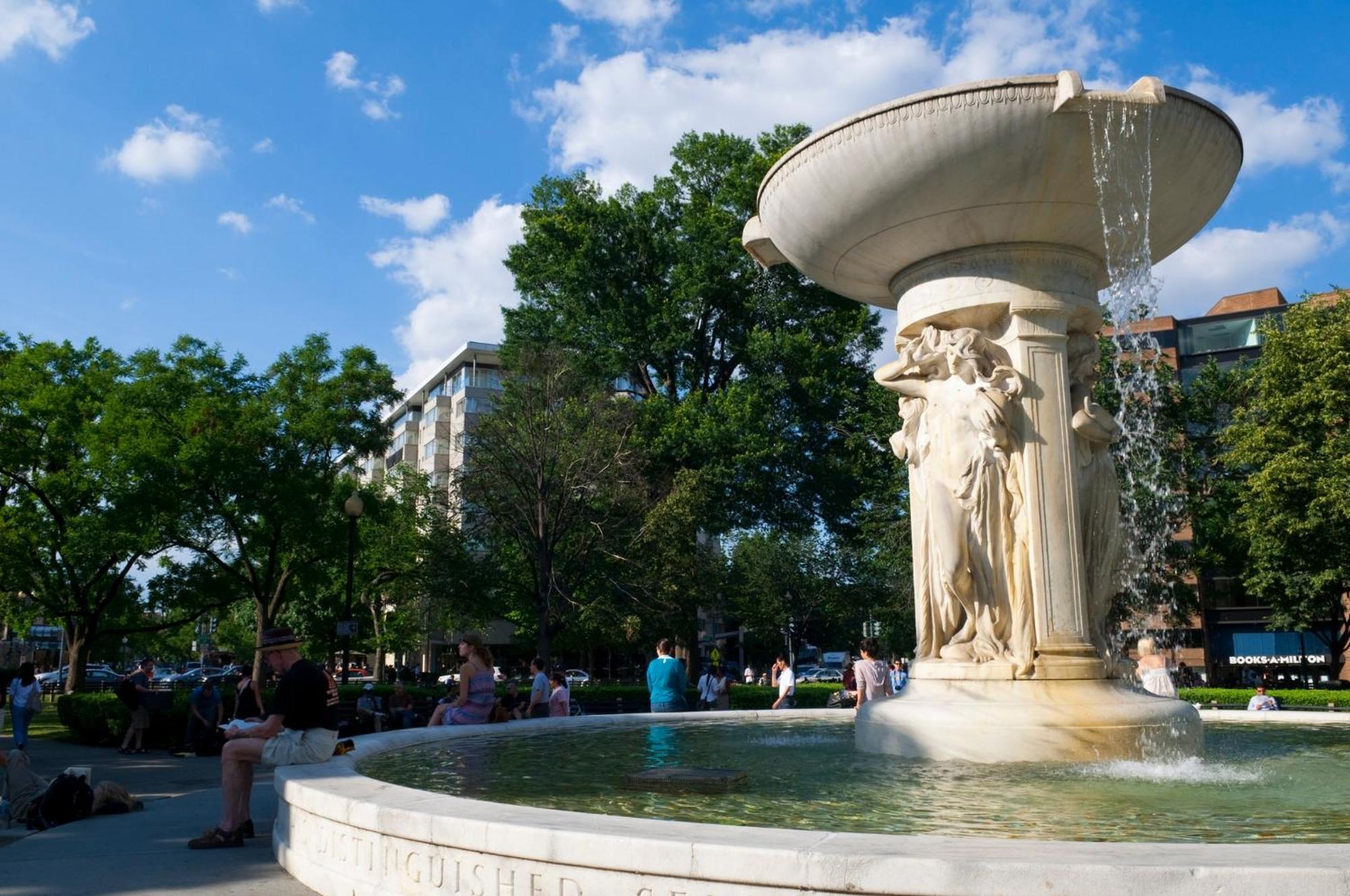 华盛顿特区真诚住宿 华盛顿哥伦比亚 外观 照片 Fountain in the park